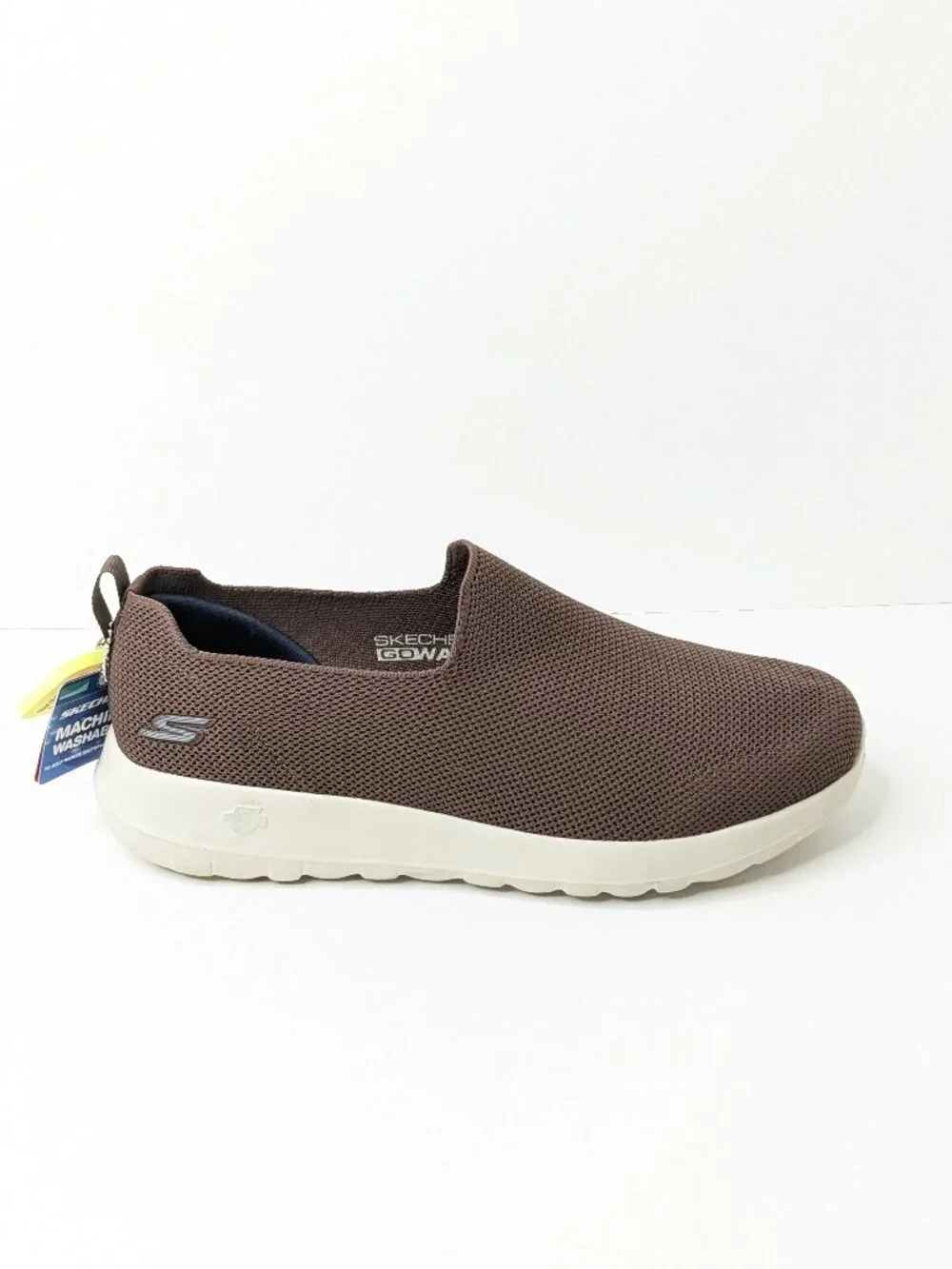 Skechers go walk
